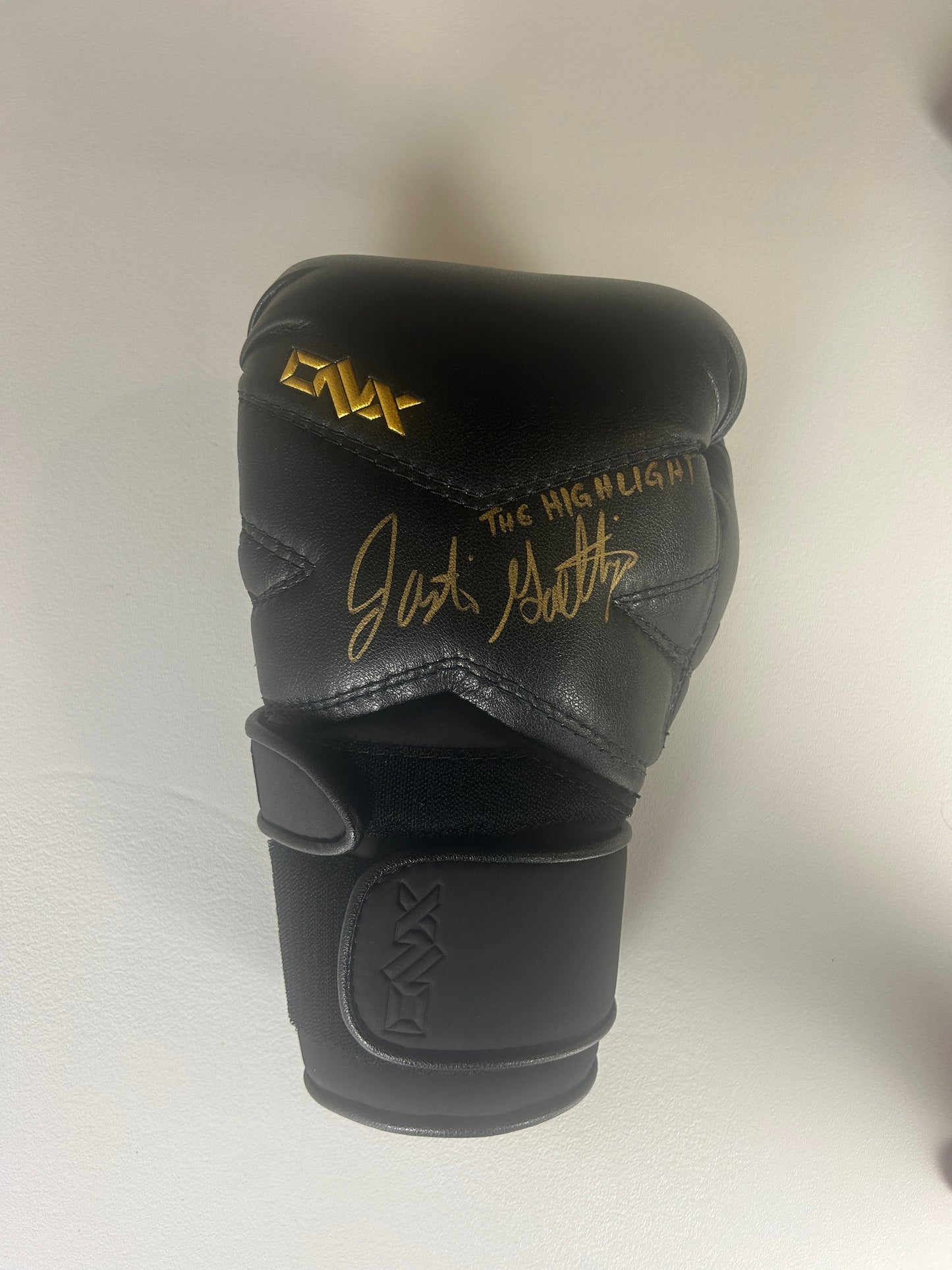 Justin Gaethje ONX Signed Glove (1 glove, not 2)
